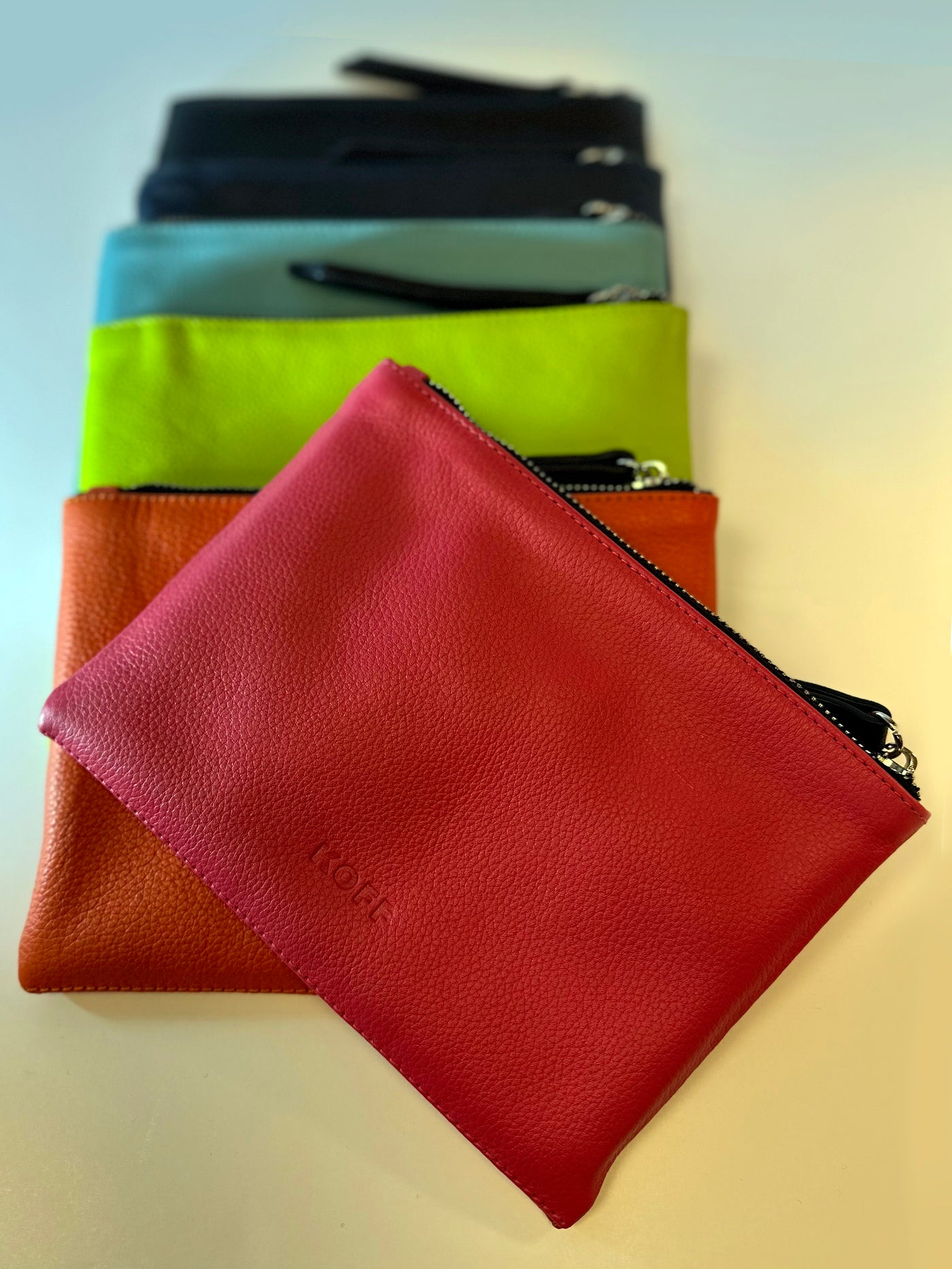 Small Bold Leather Pouch