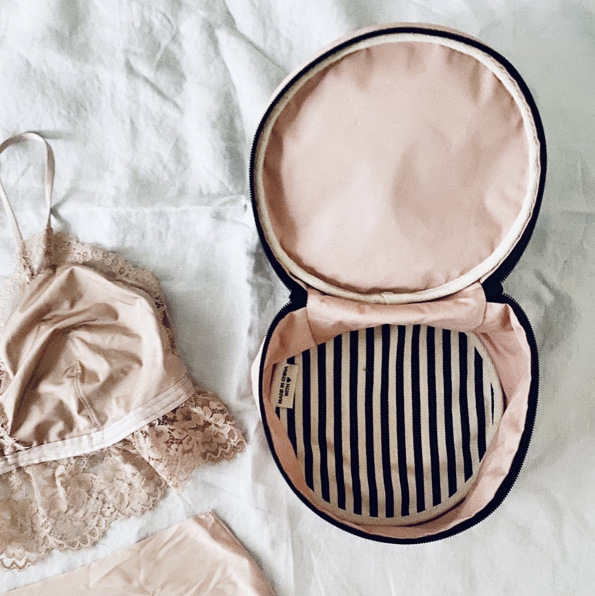 round lingerie case by Bag-all